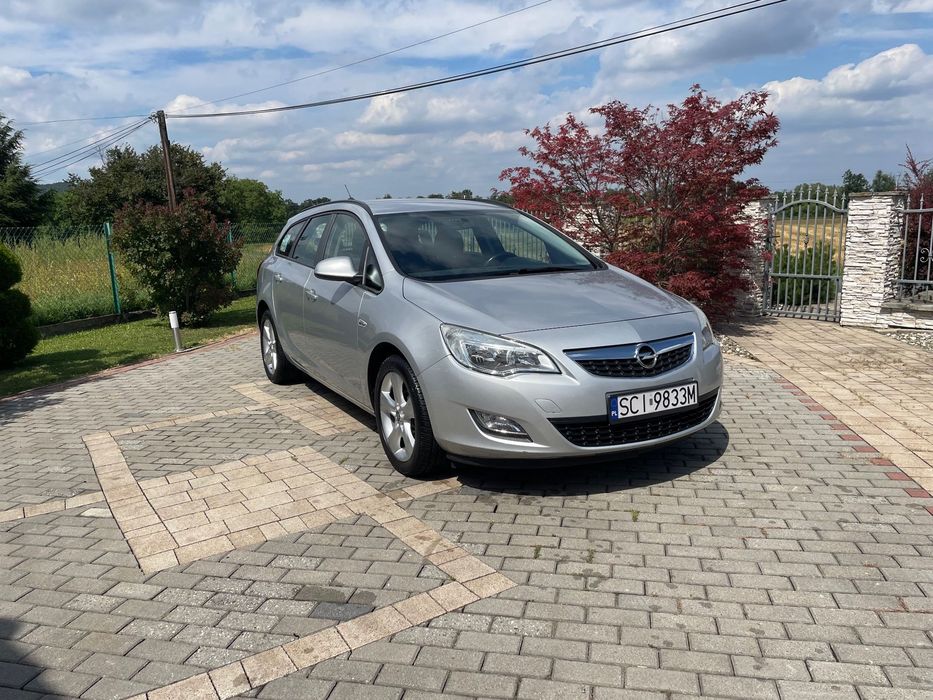 Opel Astra Polecam Opla Astre Sports Tourer