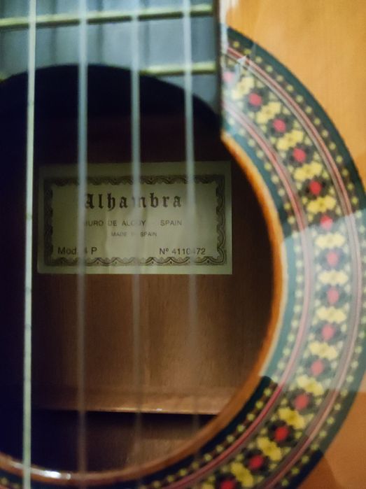 Guitarra Alhambra 4P e guitarra 3/4