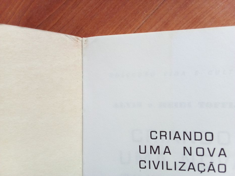 Livro Criando uma Nova Civilização de Alvin e Heidi Toffler
