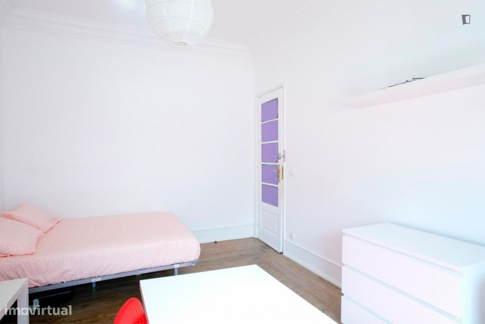 Quarto - localizado em Alameda Lisbon