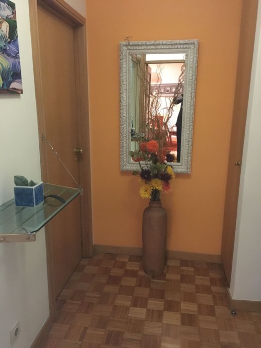 T2 Mobilado com Garagem 2 viaturas e Elevador – Rua de Camões, Porto