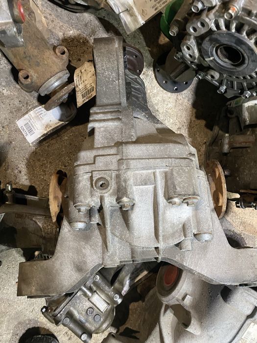 Редуктор передній задній   Раздатка, коробка роздавальна диференціал
