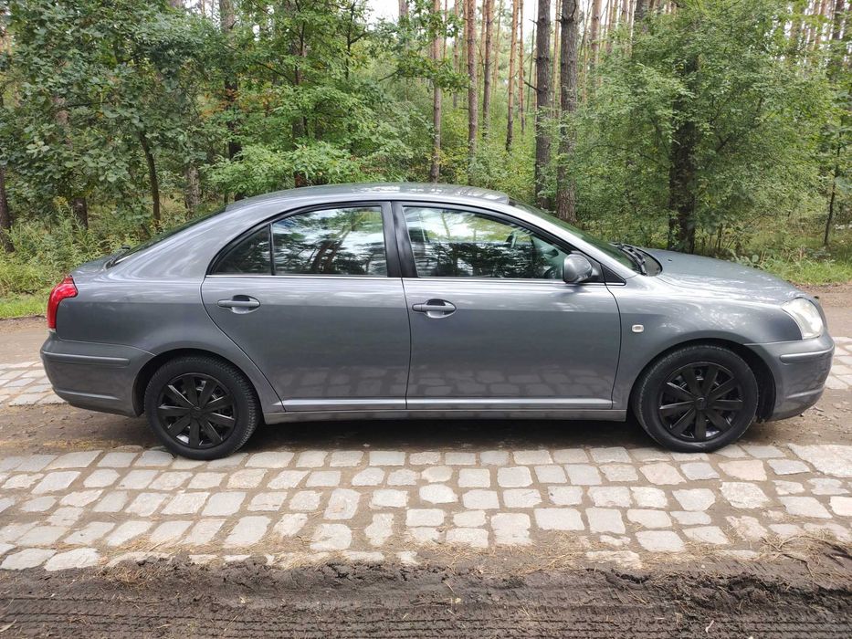 Toyota Avensis 2005 rok 1.8 benzyna