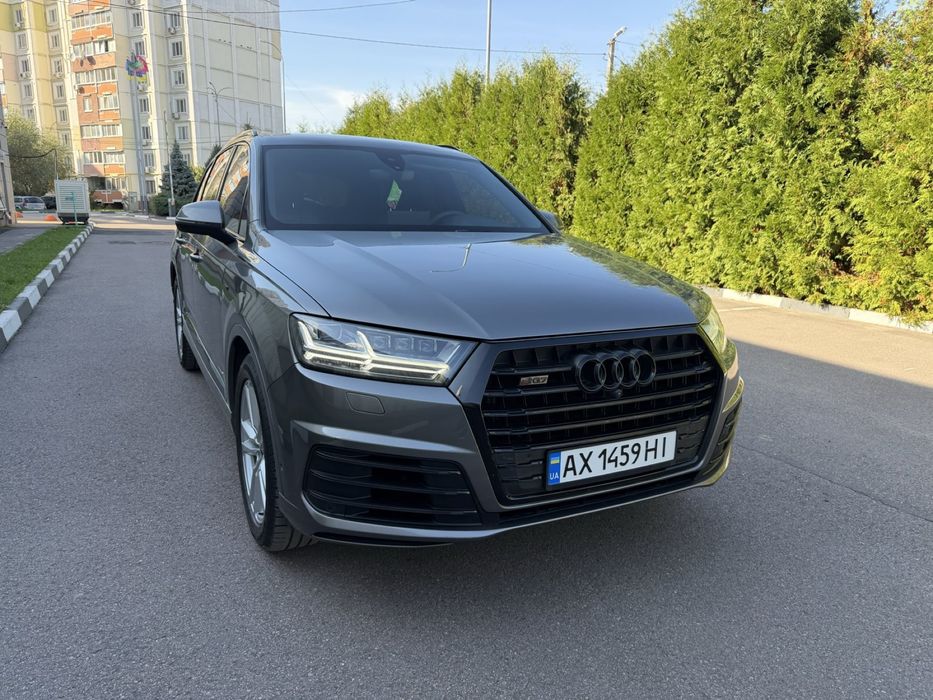 продам авто Audi Q7