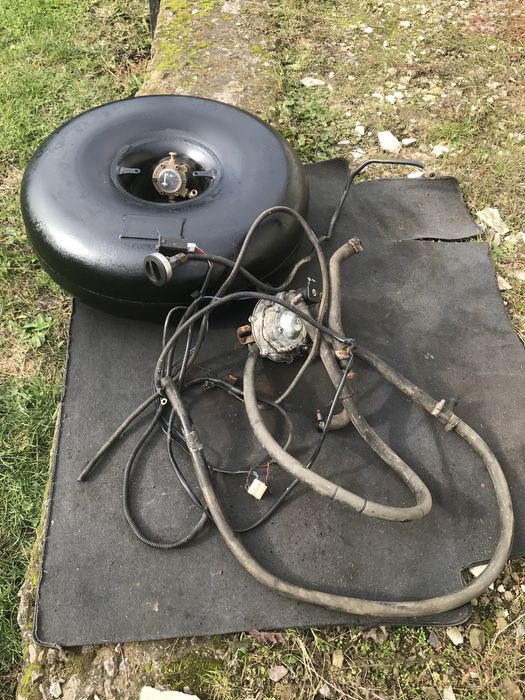 Газовий балон на авто ГБО , редуктор клапан трубка