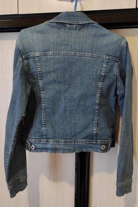 Джинсова куртка на дівчинку-підлітка 12-14 р., зріст 152-164 см.