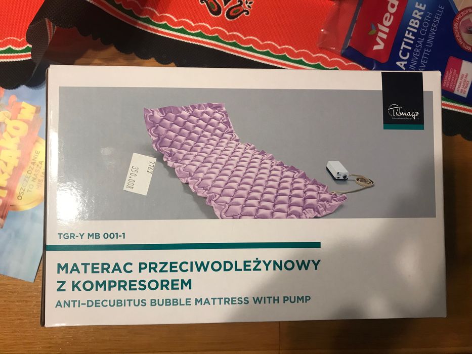 Materac przeciwodleżynowy z kompresorem