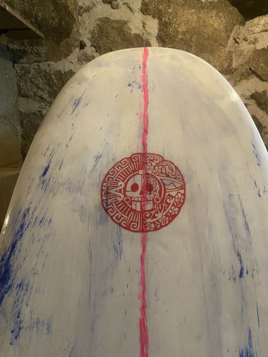 Prancha de Surf 6’5” Hand Shaped – 33L – Excelente para Todos os Níveis