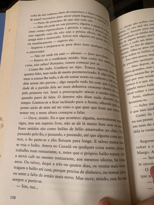Livro Cidades de Papel de John Green; Tradução: António Carlos Andrade