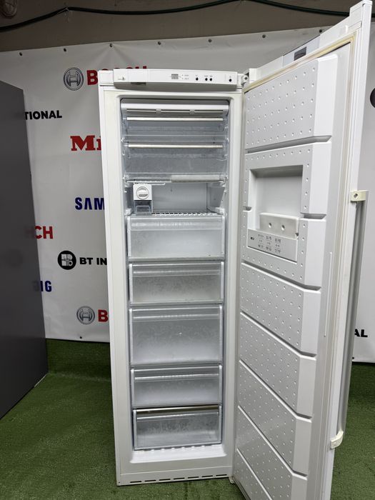 Zamrażarka Bosch GSN32A22