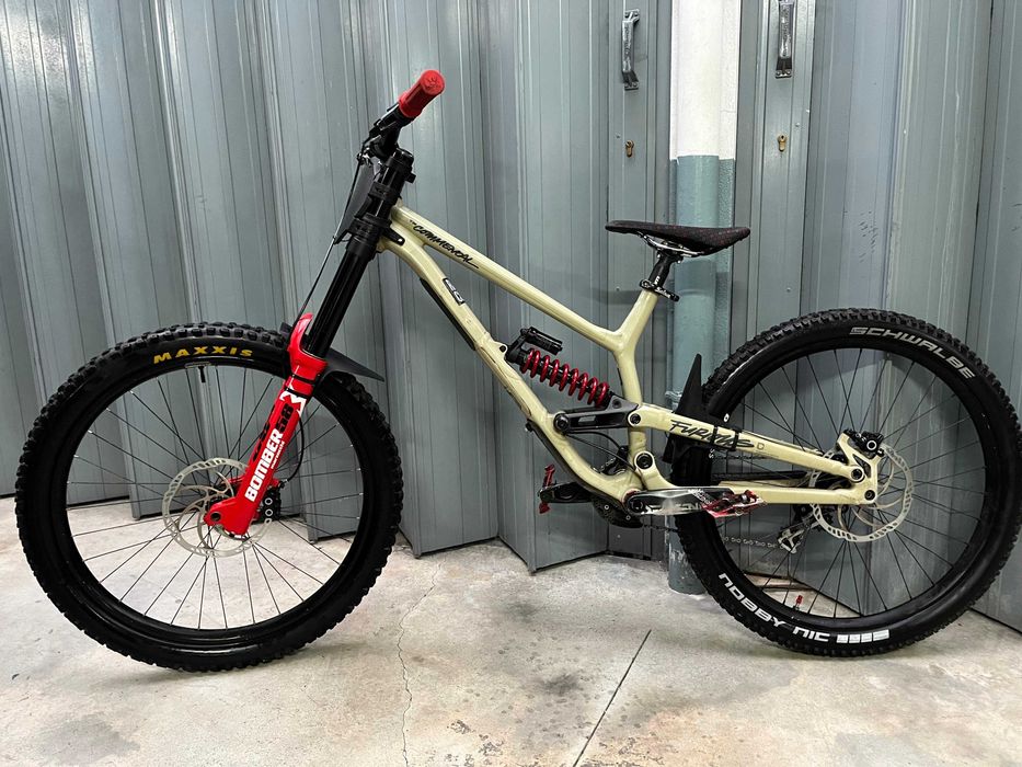 Bicicleta Commencal Furious 2021 – Tamanho M/L
