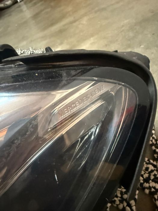 Farol Mercedes-Benz Classe C W205 / S205
