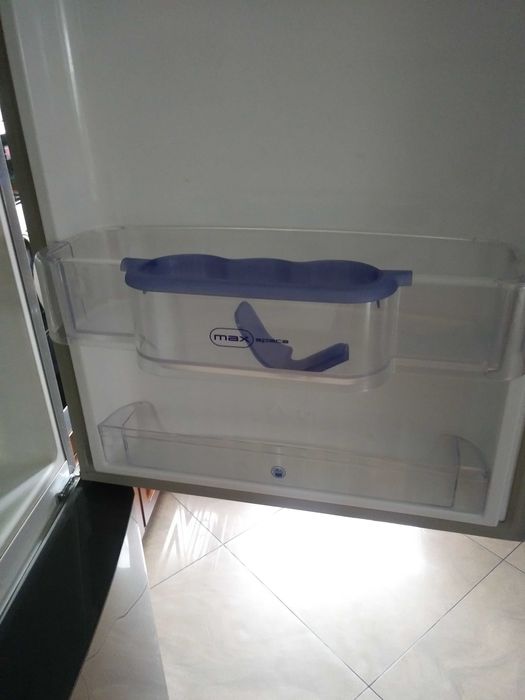 Części i akcesoria  do  do lodówki whirlpool.