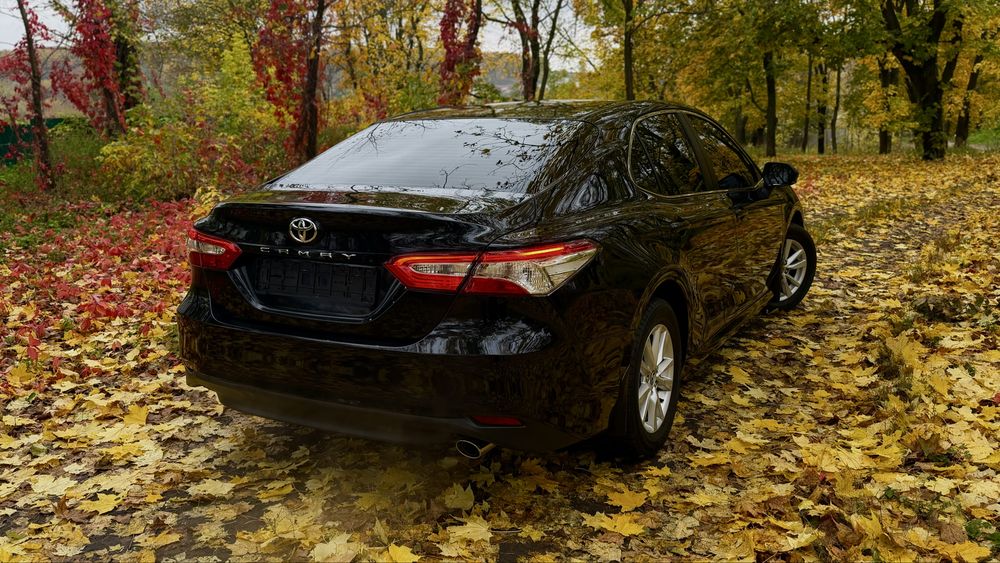 Toyota Camry 70 офіційна