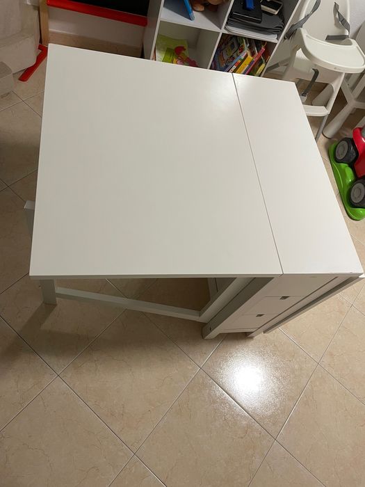 Mesa ikeia dobrável
