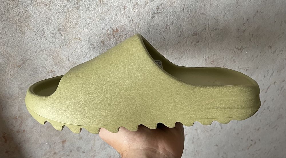 Klapki Adidas Yeezy Slide Resin rozm. 44,5
