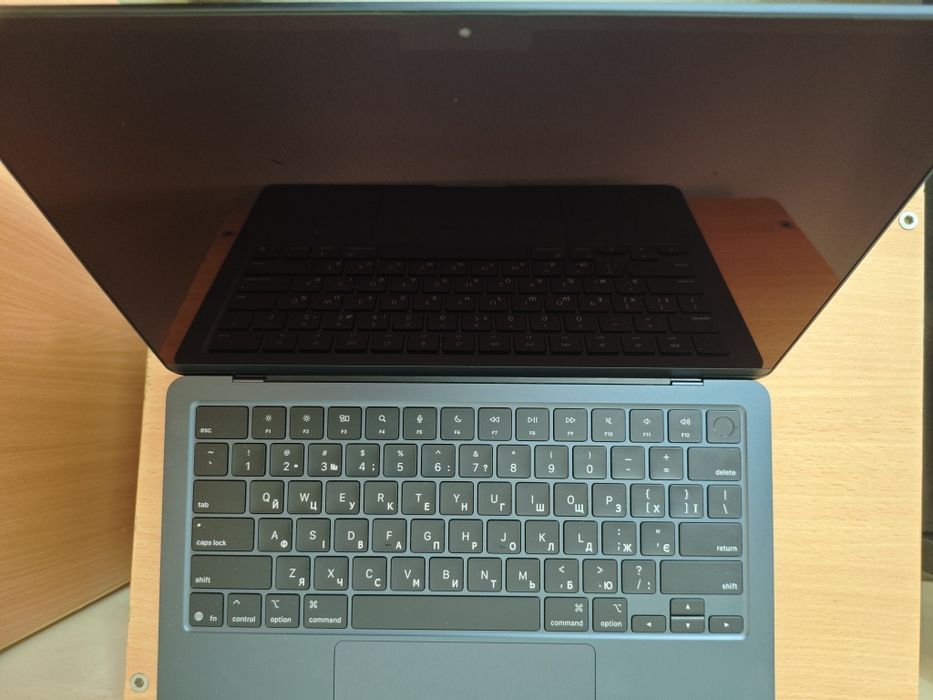 MacBook Air m4 16/256