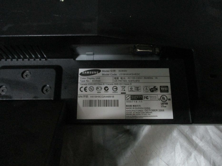 Monitor Samsung a funcionar muito bem