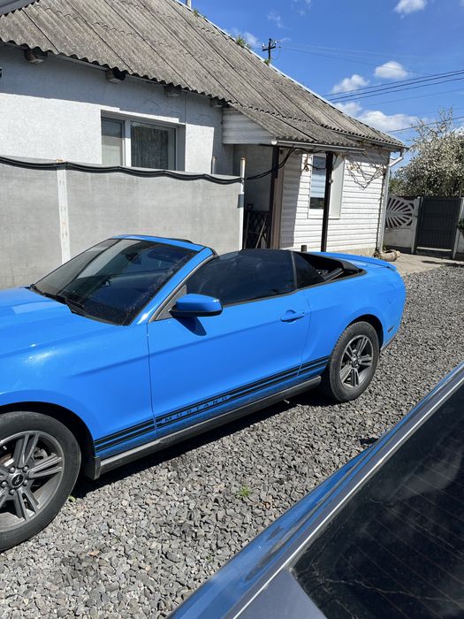 Продам Ford Мустанг кабріолет 3 ,7