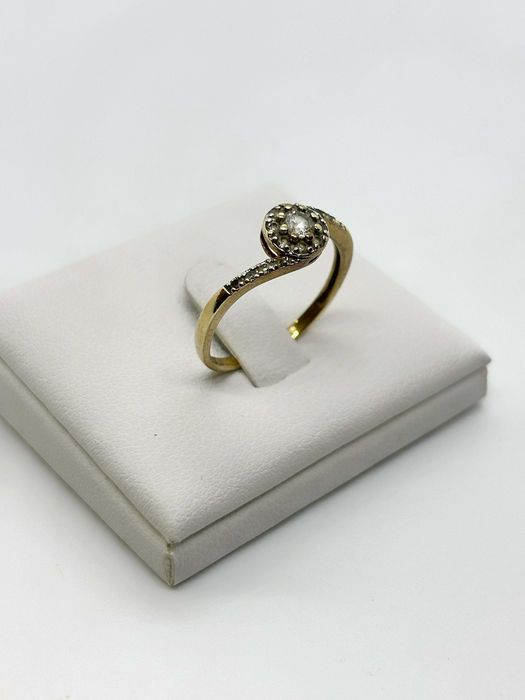 Złoty pierścionek pr 333 1,56g (Rozmiar 16)