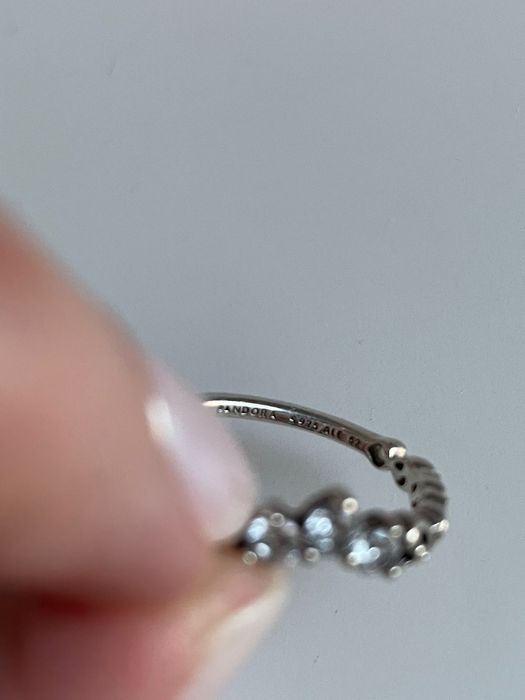 Anel da marca pandora  como novo. Lindissimo