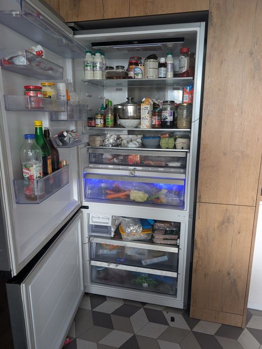 Lodówka chłodziarko-zamrażarka beko 7292444082