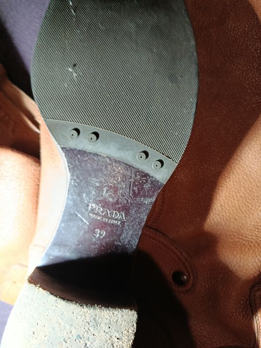 Женские кожанные сапоги Prada оригинал раз .39