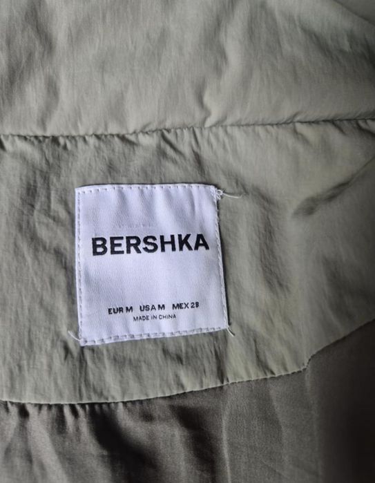 куртка пуховик Bershka М