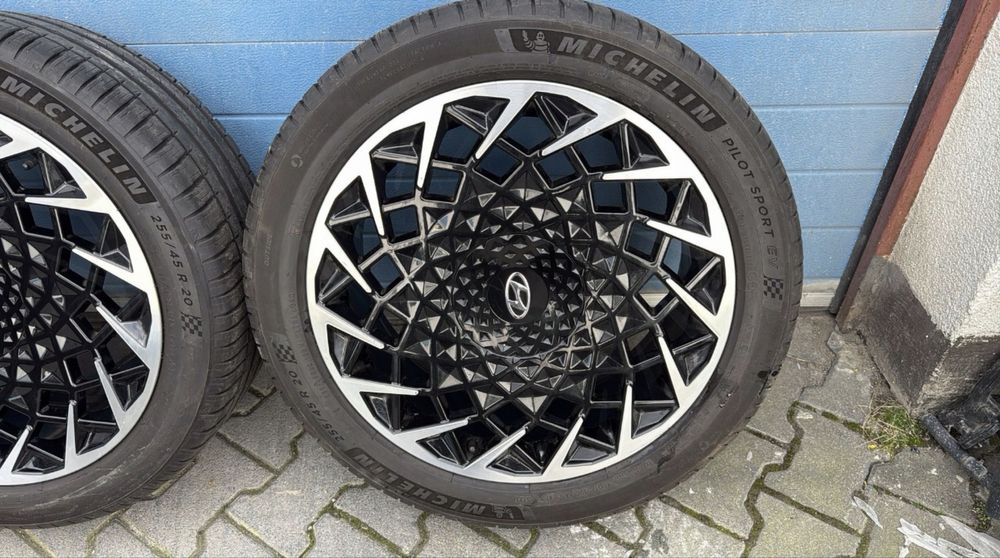 Hyundai IONIQ 5 диски з резиною R20