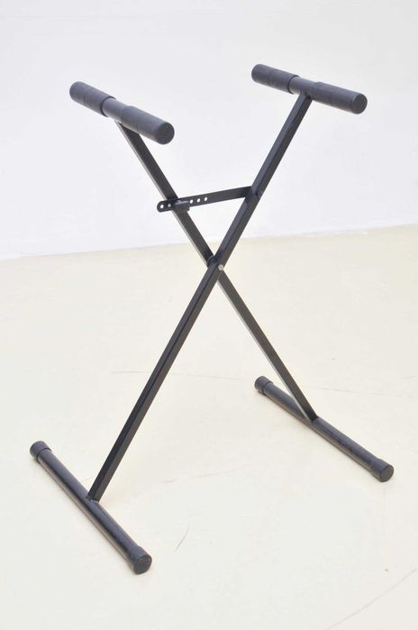 Tripés e suportes para amps, guitarras, microfones, teclados etc