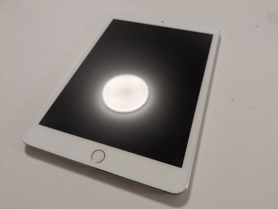 Планшет iPad mini 3 для ютюба