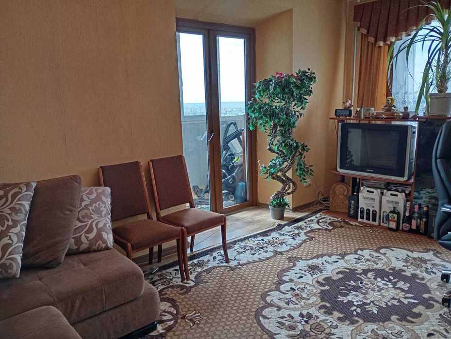 Продам 2 к. квартиру ул. Каденюка ( Олимпийская)