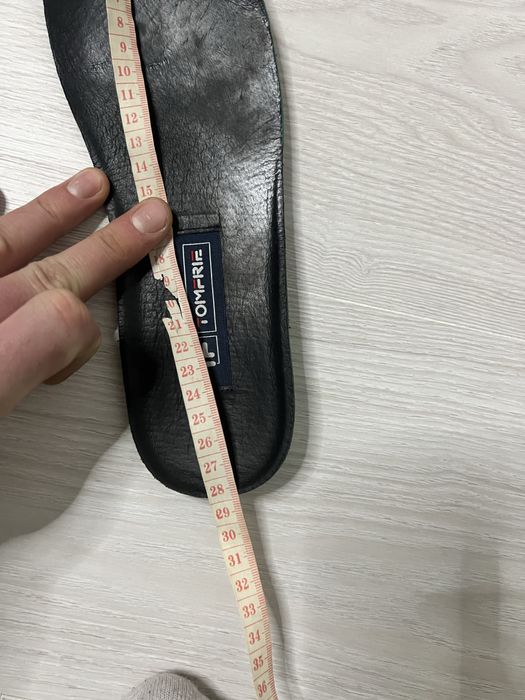 Продам фірмове взуття з натуральноі шкіри відомого бренду