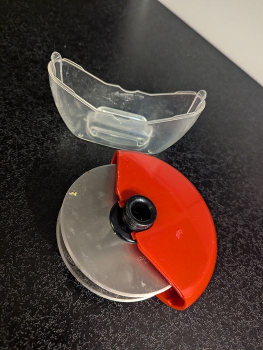 Nóż do pizzy Tchibo