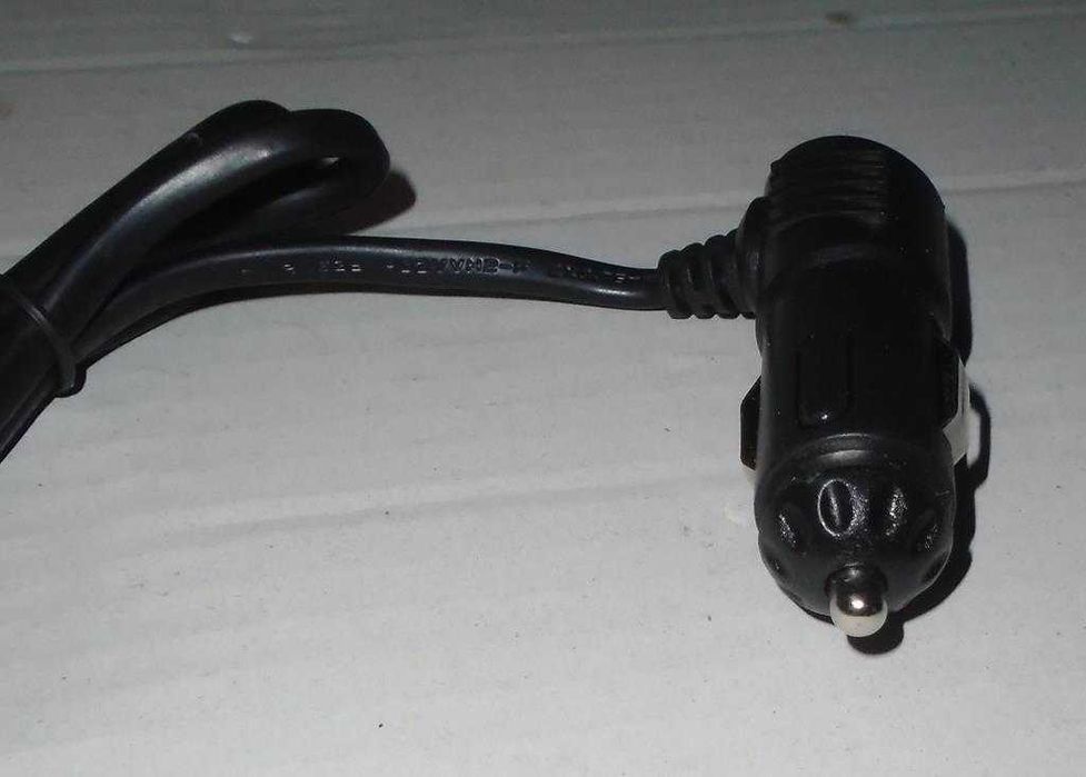 Ficha isqueiro tripla 12V. (120W) com 2 fichas USB 5V/1Amp. NOVO