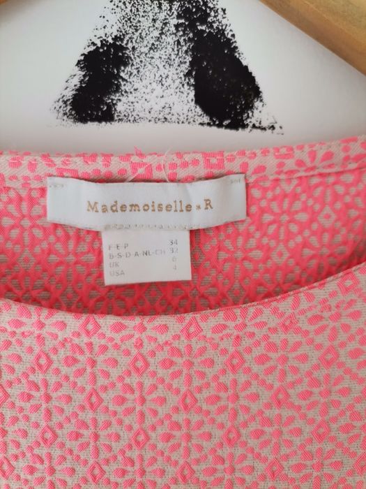 Vestido com abertura nas costas