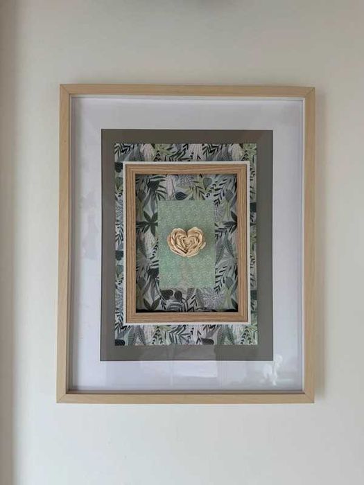 Quadro único com coração de gesso aromatizado