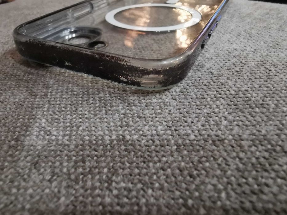 Etui do iPhonie 16