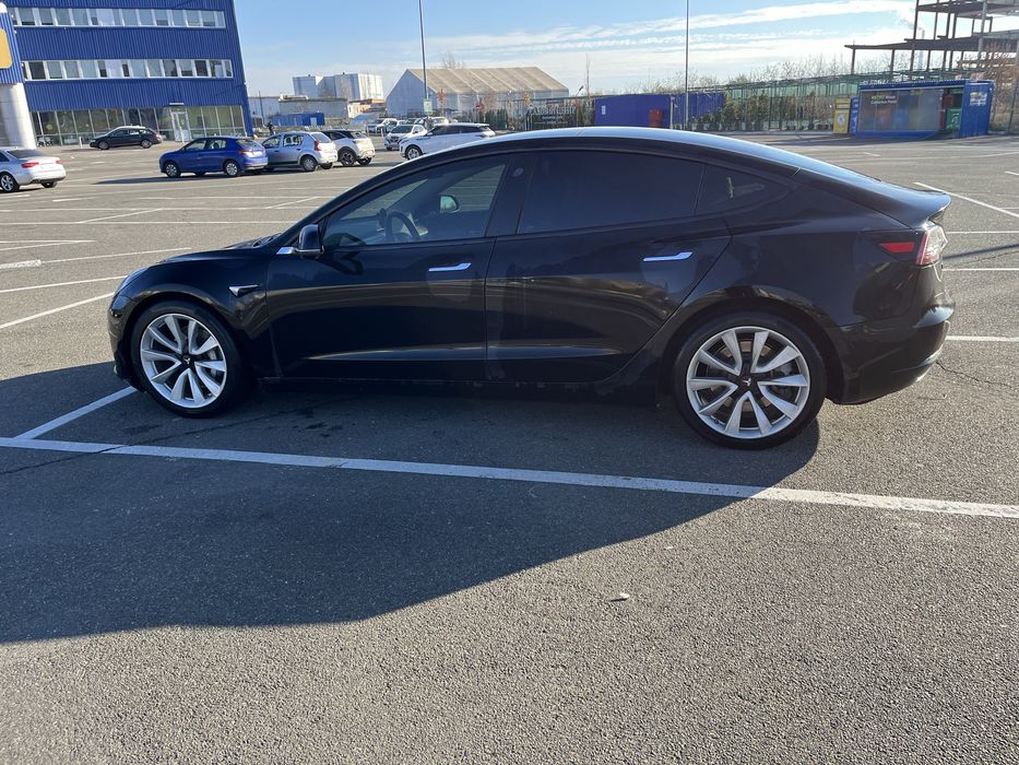 Tesla model 3 long range