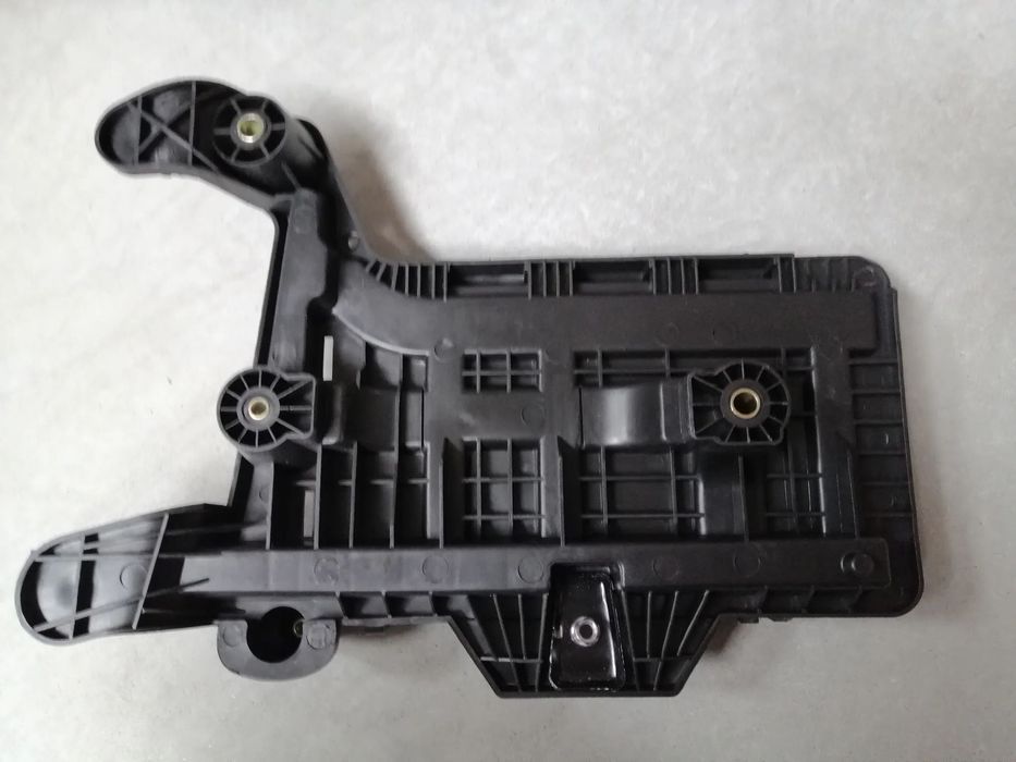 Suporte / Base da Bateria Audi A3 8P Vw Golf V VI VII NOVO