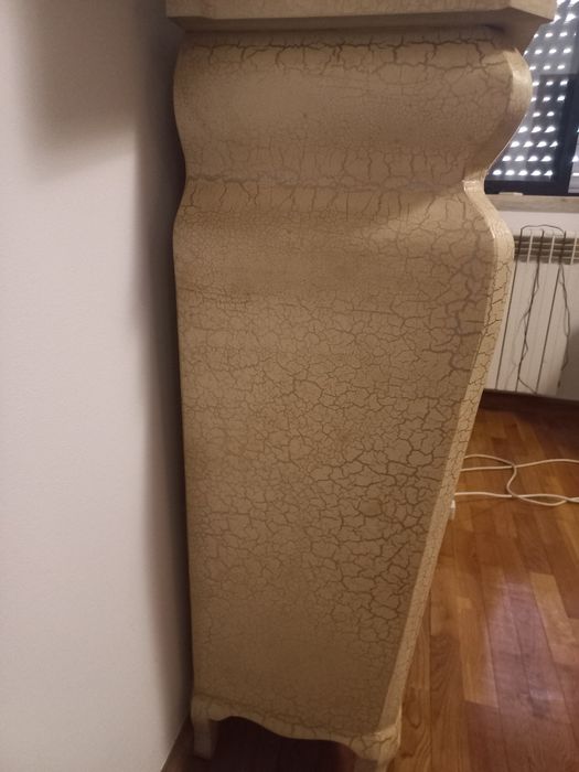 Camiseiro e mesa de cabeceira