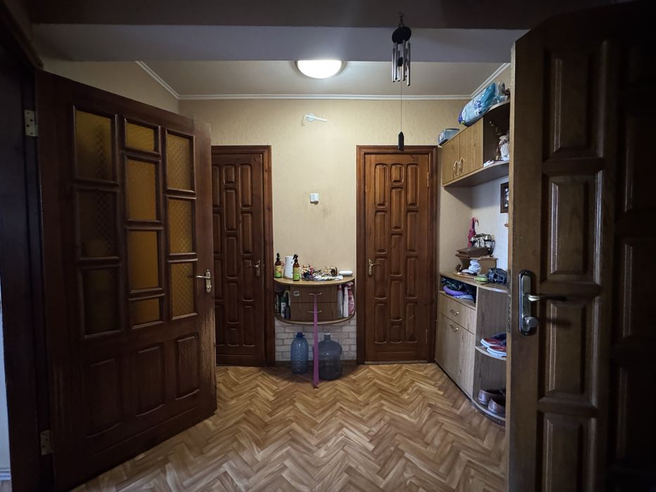 Продаж унікальної дворівневої 5-ти кімнатної квартири р-н Митниця