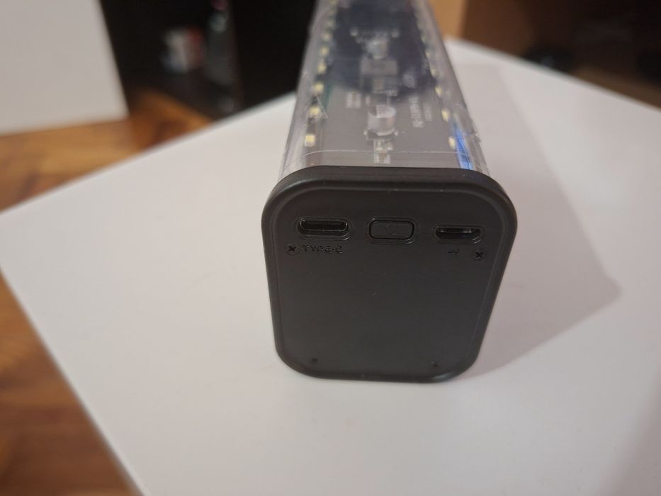 Powerbank 27000mah com leds, USB-PD 22W