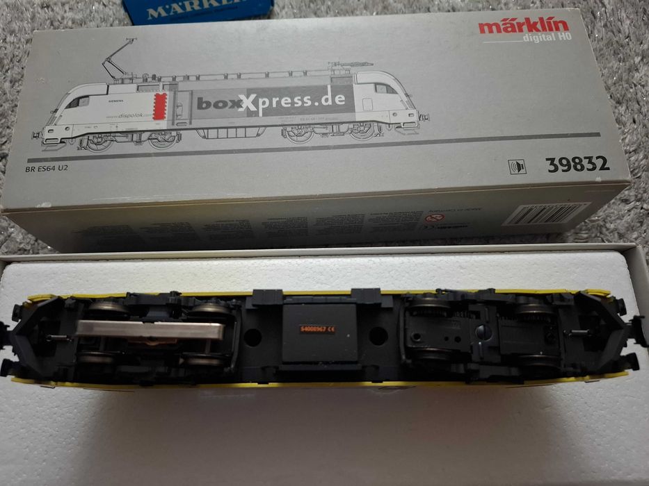 Marklin 39832 ES 64 U2 boxXpress Dispolok com som digital. Locomotiva elétrica