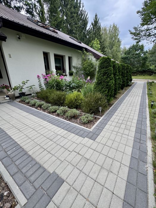 Dom wolnostojący parterowy z użytkowym poddaszem, garażem dwustanowiskowym  okolice Serocka