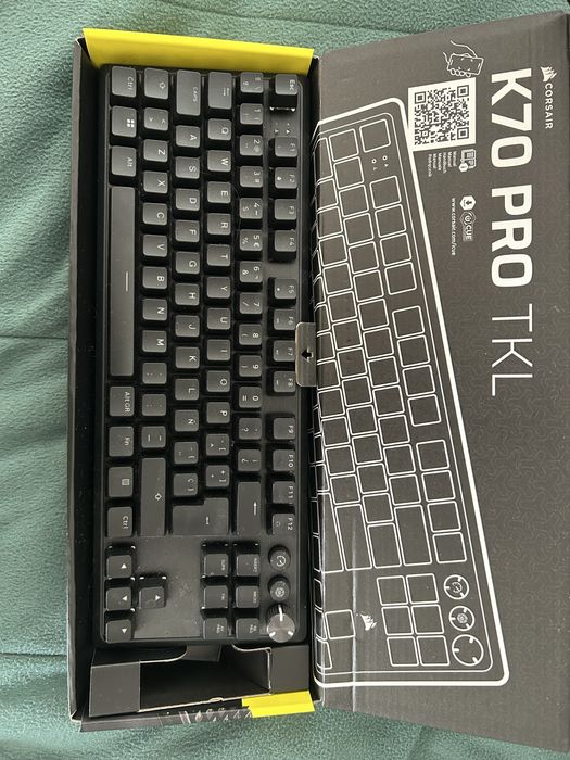 Teclado Mecânico Gaming Corsair K70 PRO TKL (Como Novo)