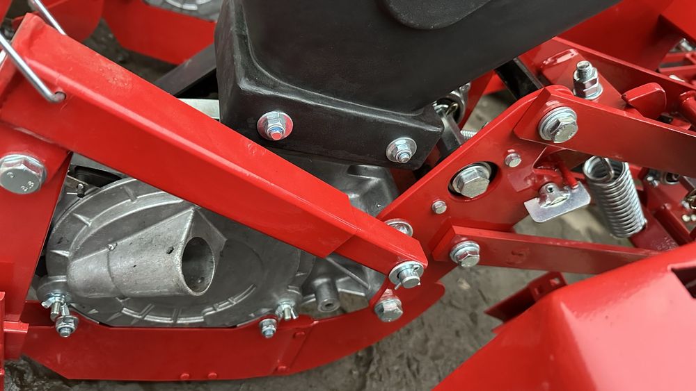 Сівалка універсальна просапна точного висіву УПС-8, УПС-6, УПС-4