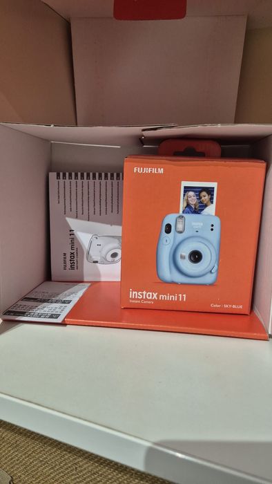 Máquina Instax Mini 11 + Bolsa Azul