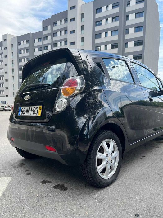 Chevrolet Spark  GPL econômico , ideal para cidade