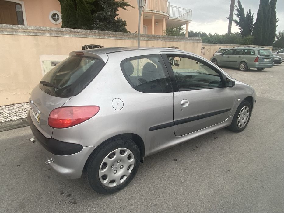 Peugeot 206 em bom estado com inspecao ate março 2027